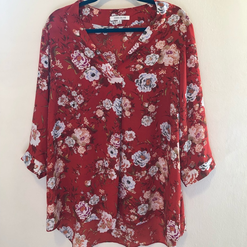 Red Floral Tunic style shirt w/ sleeves